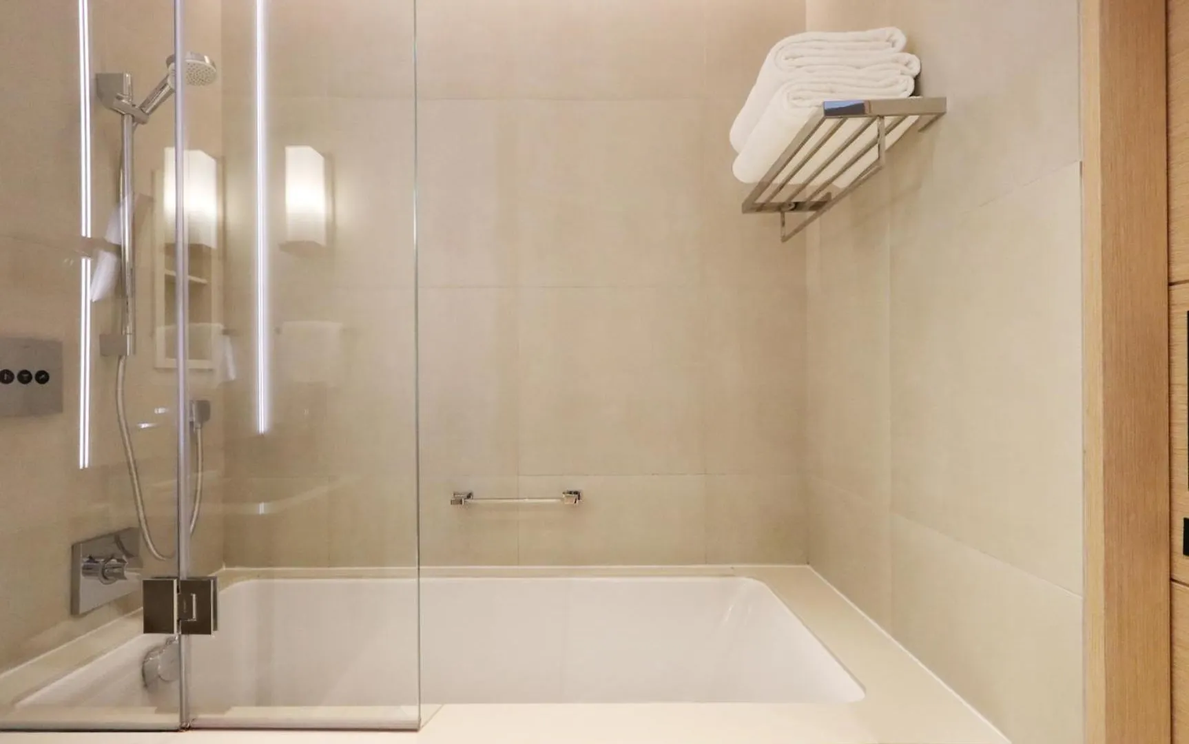 Livbnb - Stunning 1B Suite With Marina View And Beach Access Dubai