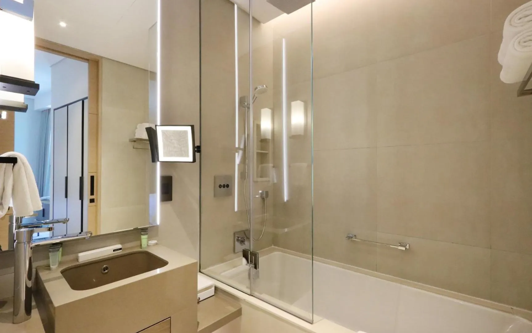 Livbnb - Stunning 1B Suite With Marina View And Beach Access Dubai 0*,